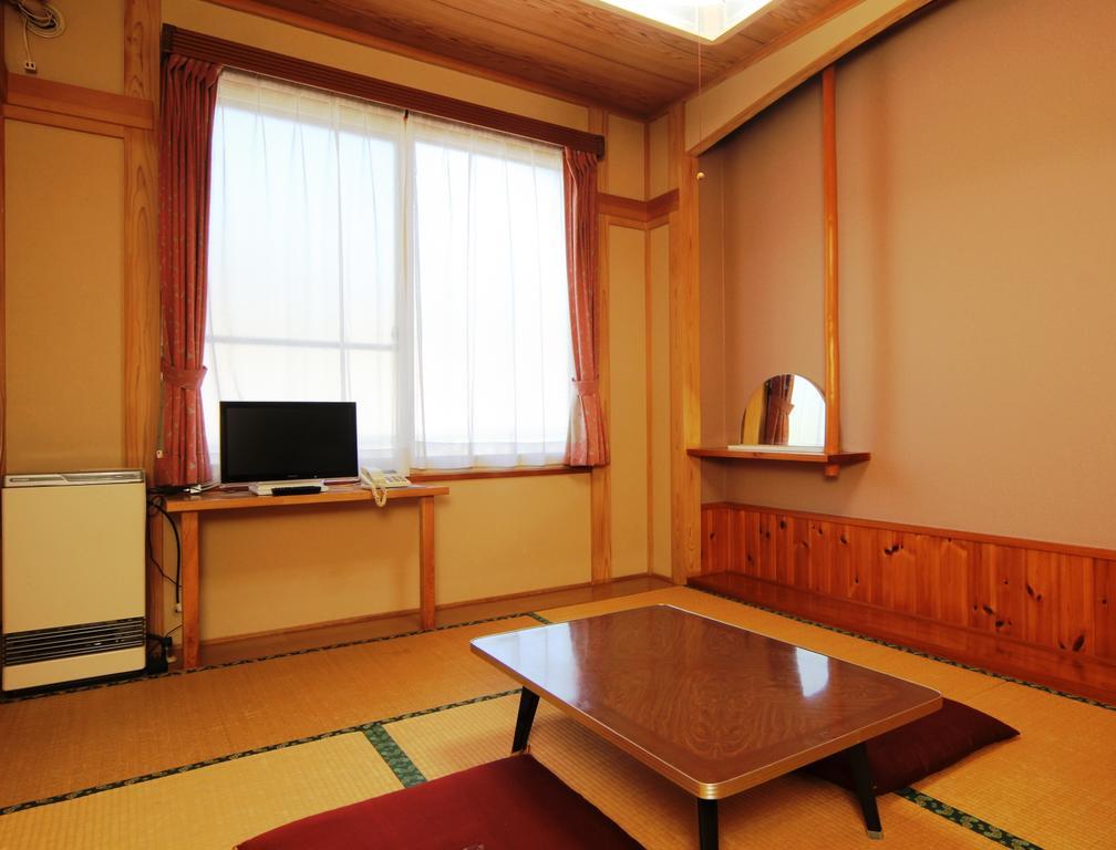 Villa Katashio Nozawaonsen Bagian luar foto