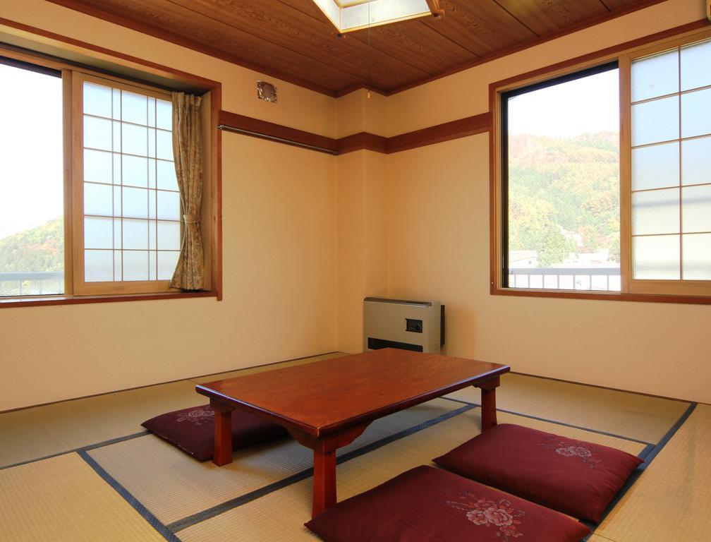 Villa Katashio Nozawaonsen Bagian luar foto