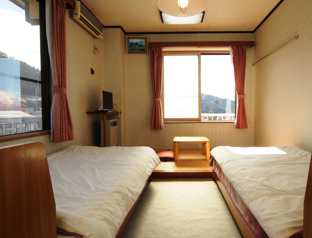 Villa Katashio Nozawaonsen Bagian luar foto
